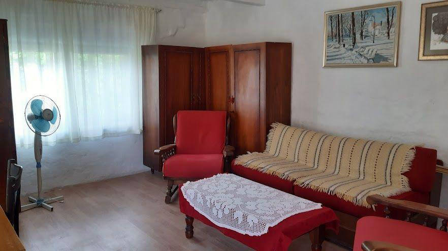 Будинок, 1346 м², 34 796$ — FAKTOR